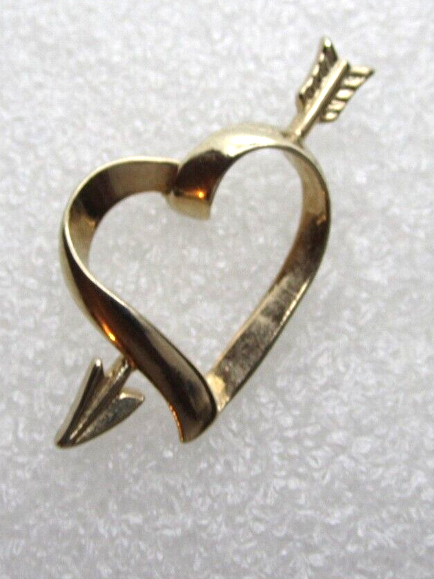 Heart Arrow Lapel Pin (C79)