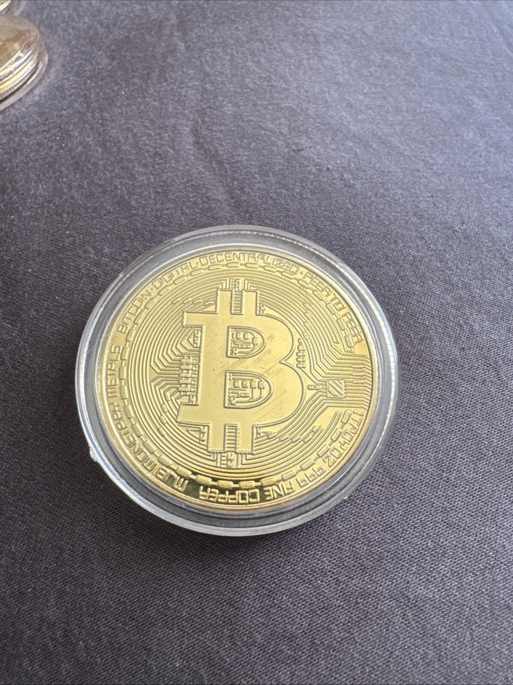 Bitcoin Gold Plated Physical Bitcoin BTC Cryptocurrency Collectible Coin in Case-image
