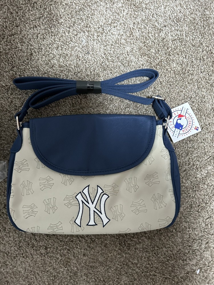 Ny Yankees Curve Saddle Bag By Earth Links