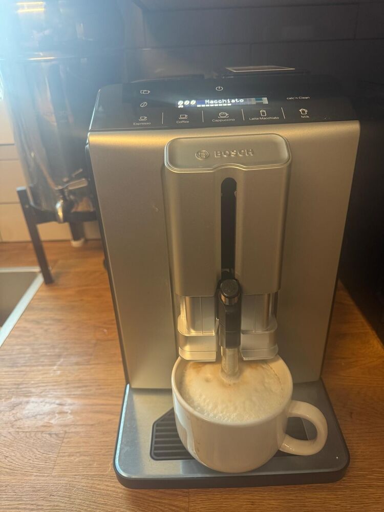 Bosch TIU20307 300 Series Fully Automatic Espresso Machine WITH CUP WARMER