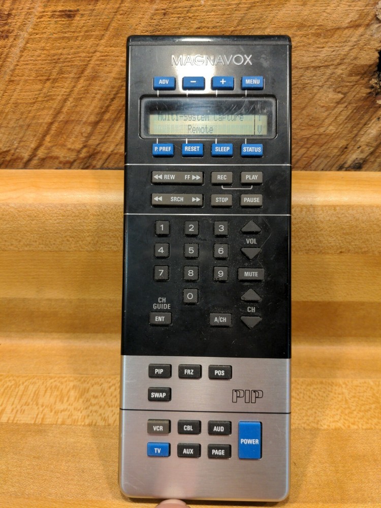 Vintage Magnavox PIP Smart Universal Remote with Digital Screen in Excellent Working Condition