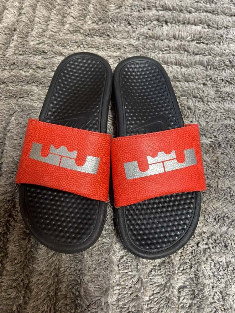 Lebron James Nike Slides Youth Size 7 In Great Shape Lakers Cavaliers Heat LBJ