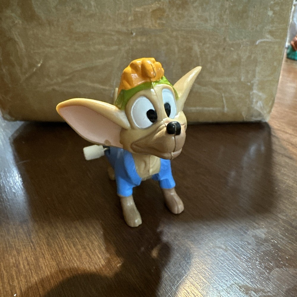 TITO OLIVER AND COMPANY WIND UP BURGER KING TOY DOG  