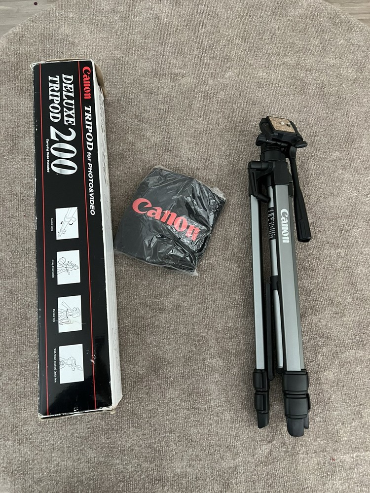 Canon Deluxe 200 Photo Video Tripod  Quick Shoe Elevator Type 3 Way 1 Pan Handle