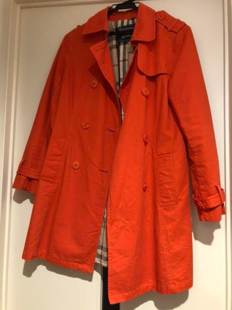 Burberry trench coat Woman from Japan