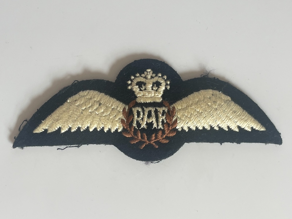 RAF ~ Royal Air Force ~ Padded Pilot Wings Badge / Patch