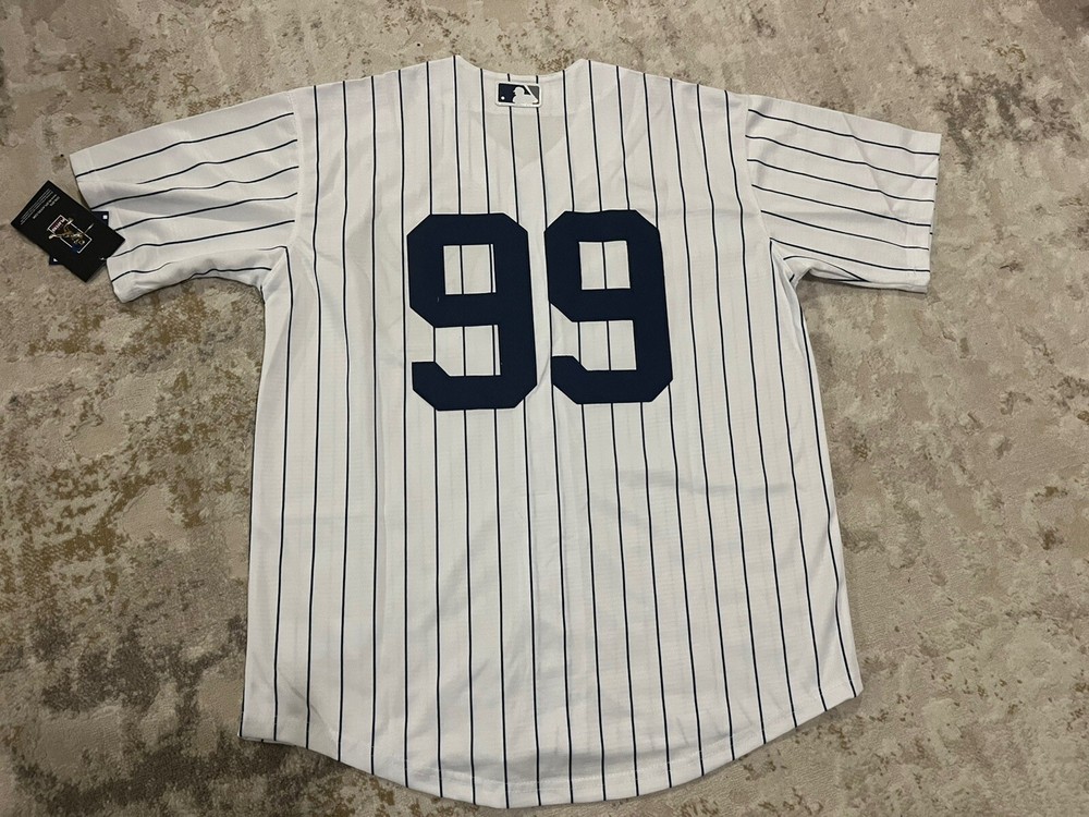 Youth yankeess.  #99 Aaron Judge judge Baseball jersey Size L  *without Name *