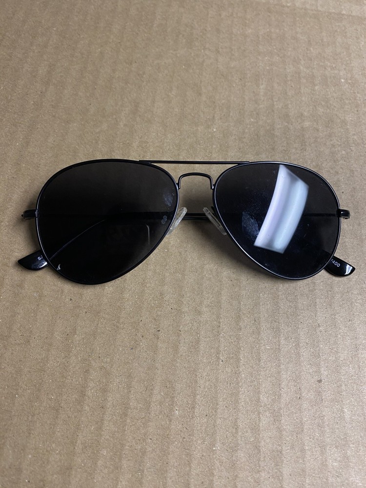 Aviator Style Sunglasses - Classic Design, UV Protection, Unisex Fashion Eyewear