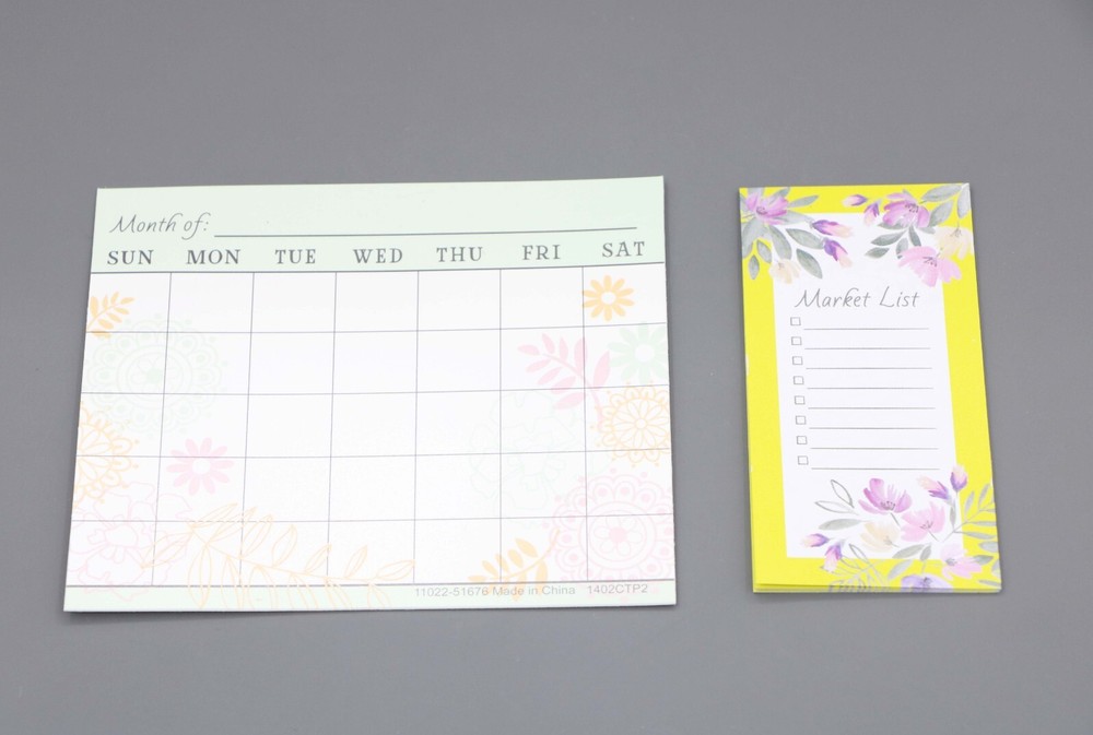 Kitchen Paper grocery lists & meal-planning calendar for 18'' American Girl doll