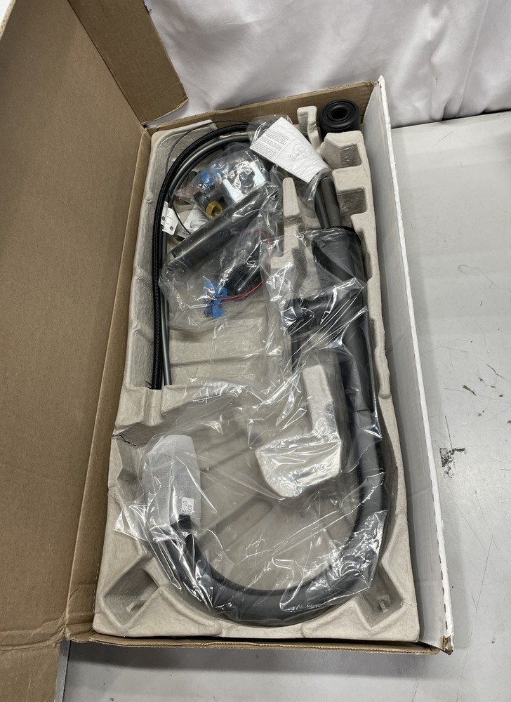 Delta Monrovia Matte Black Pull-Down Kitchen Faucet with Single Handle 9191T-BL-DST