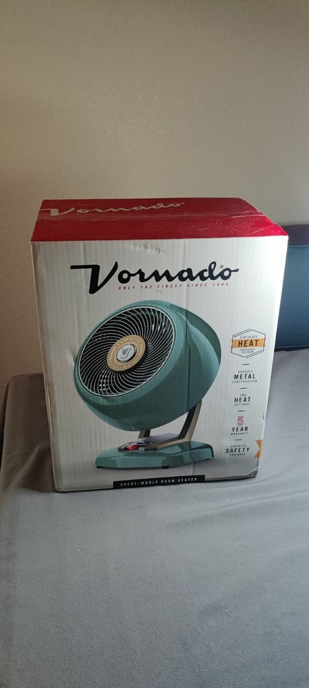 Vornado V-Heat Whole Room Heater in Green Heritage  Classic Model w Box & Papers