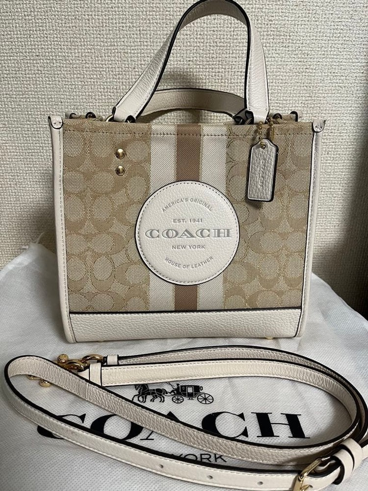 COACH Dempsey tote 22 white handbag