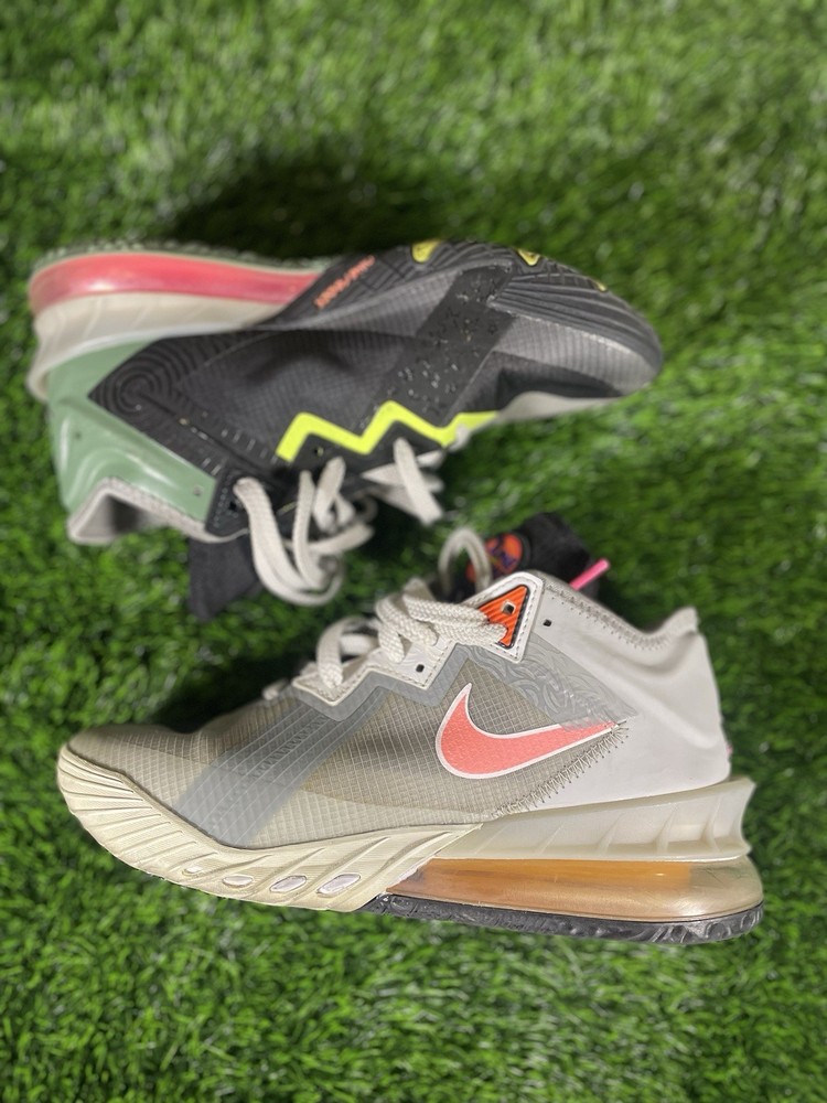 Nike LeBron 18 Low Space Jam Bugs x Marvin Size 7Y/9W