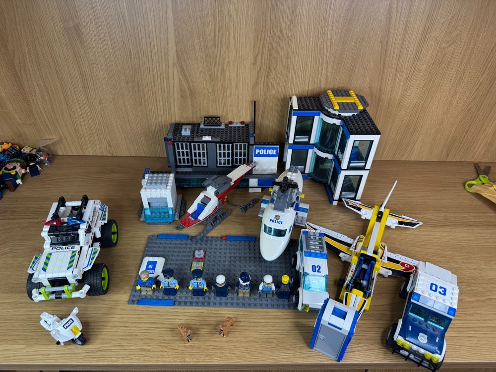 Genuine Lego City Police and Bundle Vehicles, Buildings And Minifigures