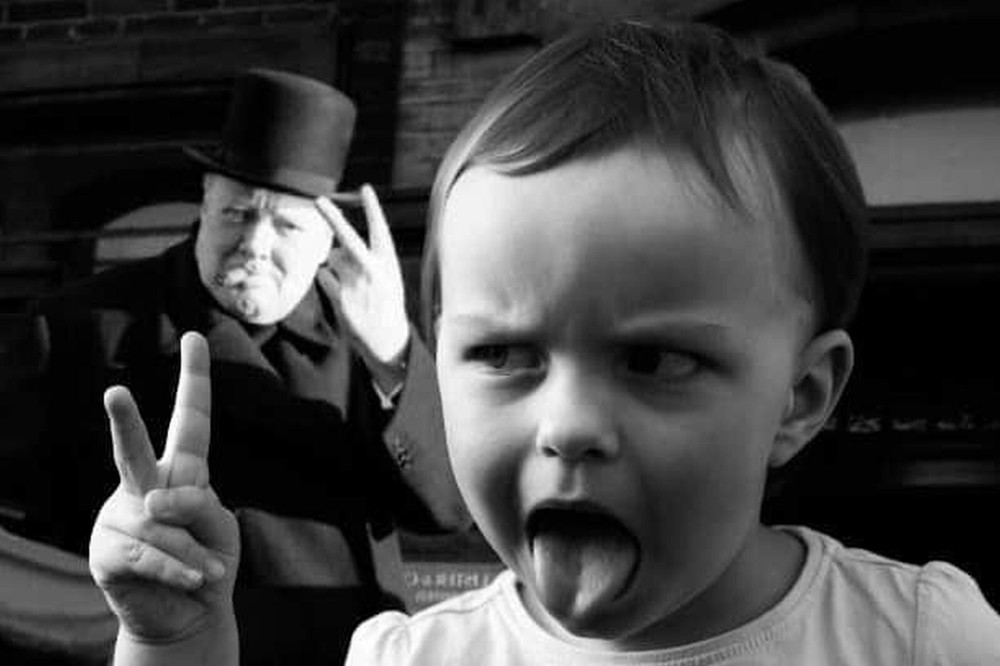 Digital art virtual gift - Winston Churchill WW2 victory girl e-product-image