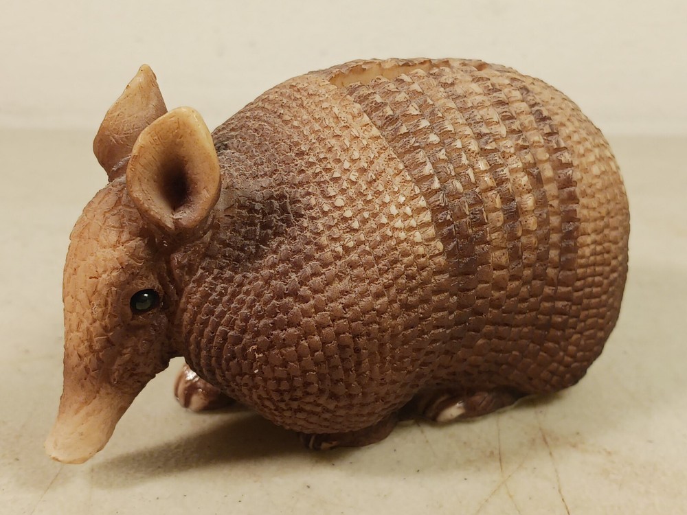 Armadillo Piggy Coin Bank United Design Critter Coinbank CG-501