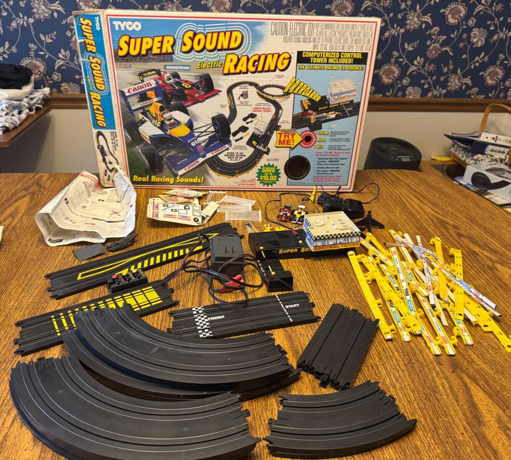 Vintage TYCO 1992 Super Sound Racing Slot Cars Race Track Set