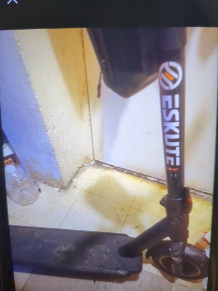 Eskute 30-Mile Range 19mph Electric Scooter Pre-Owned